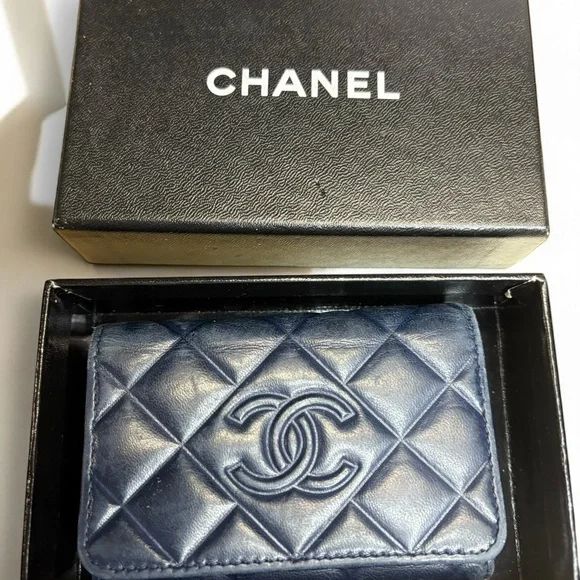 CHANEL Navy Quilted Card Case - Picture 2 of 2